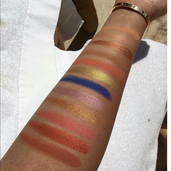 Kylie Cosmetics - Royal Peach Eyeshadow Palette - Picture 2 of 5